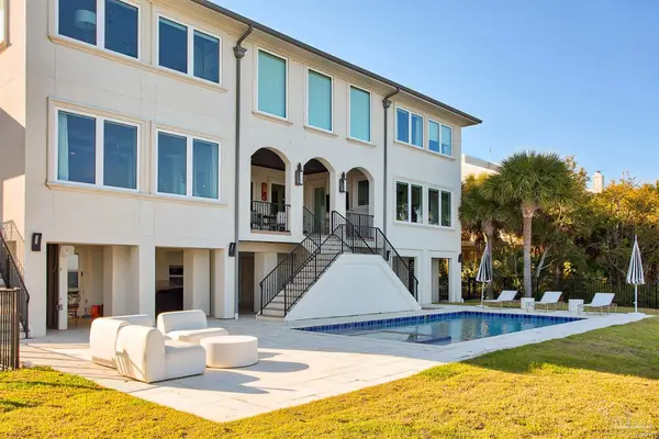 525 Deer Point Dr, Gulf Breeze, FL 32561