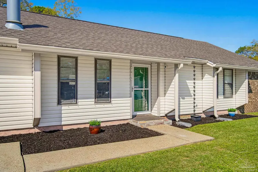 7415 Viewcrest Dr, Pensacola, FL 32504 - #3