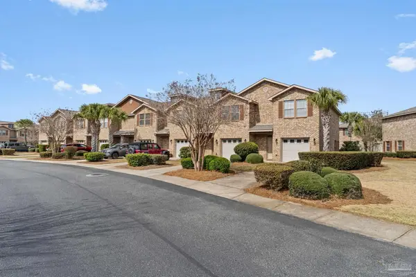 8868 Brown Pelican Cir, Navarre, FL 32566