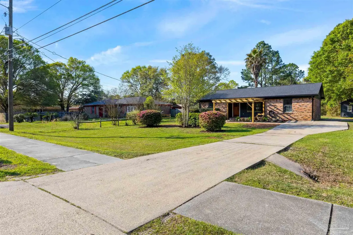 1027 Dog Track Rd, Pensacola, FL 32506 - #1