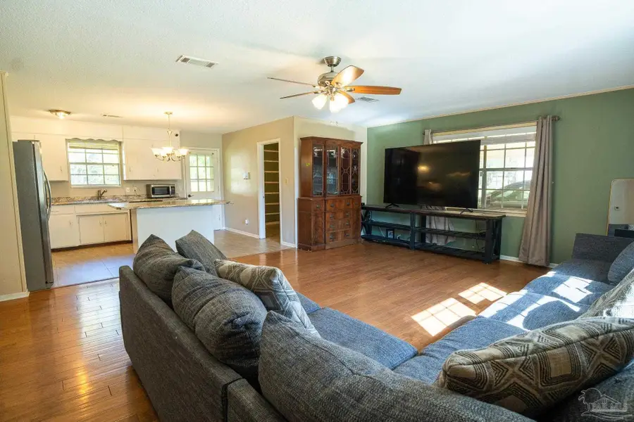 2301 Bobwhite Ln, Pensacola, FL 32534 - #2