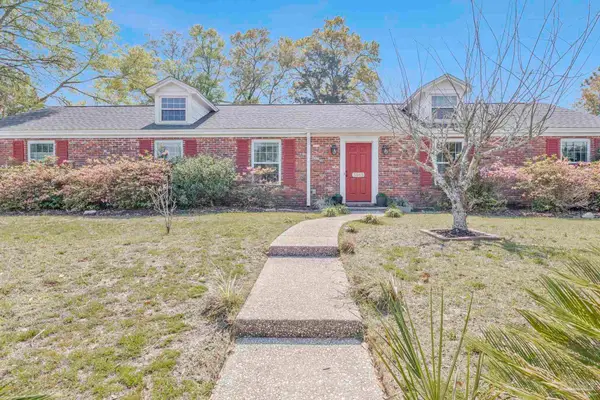 3965 Lynn Ora Dr, Pensacola, FL 32504