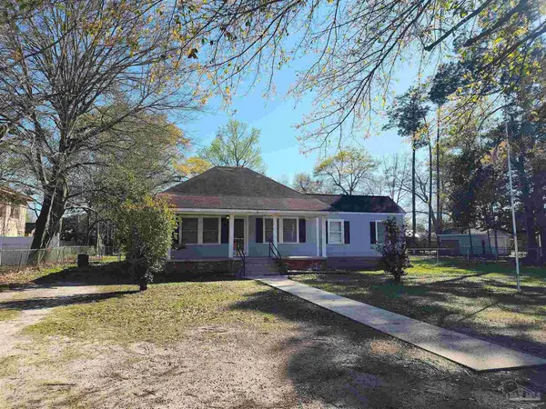 706 E Horner St, Atmore, AL 36502
