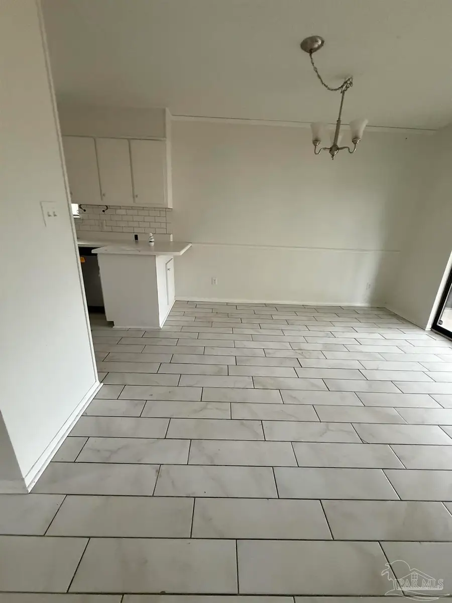 6284 Kirsten Dr, Pensacola, FL 32504 - #3