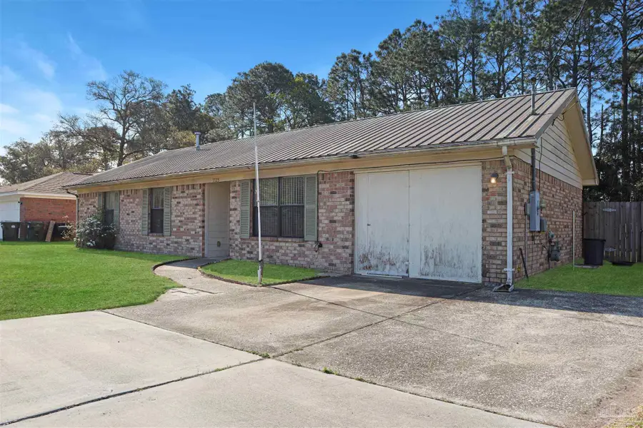 7725 W Jackson St, Pensacola, FL 32506 - #2