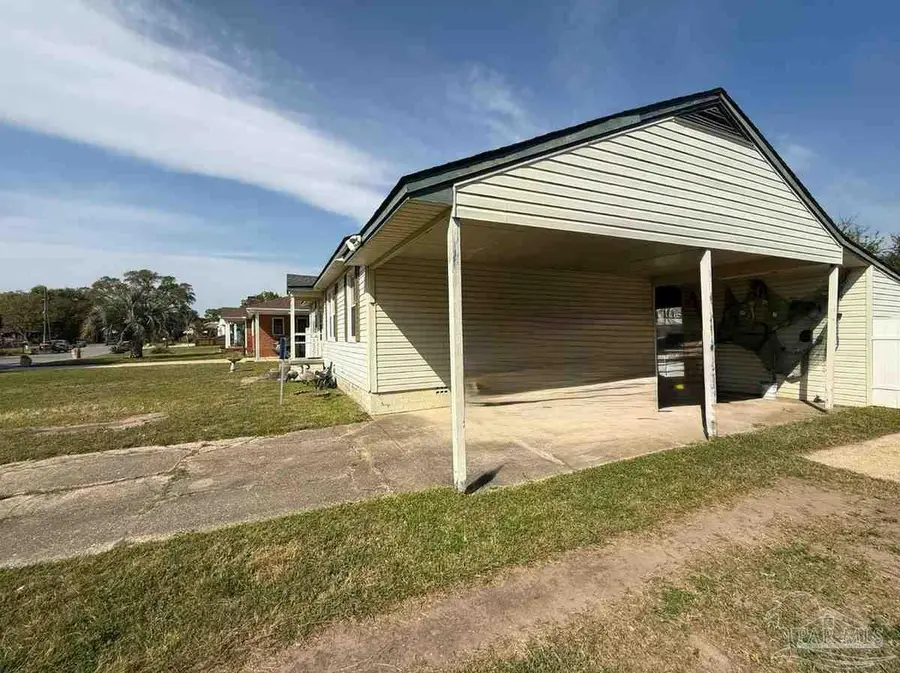 408 Labree Rd, Pensacola, FL 32507 - #2