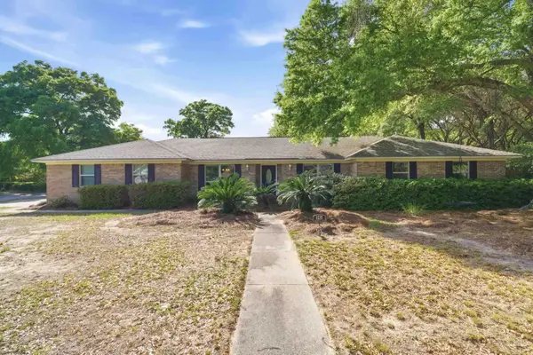 1131 Northbrook Dr, Pensacola, FL 32504