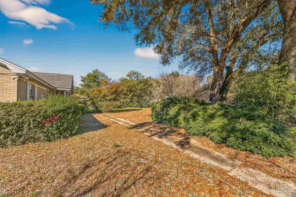 2933 Breckenridge Dr, Pensacola, FL 32526