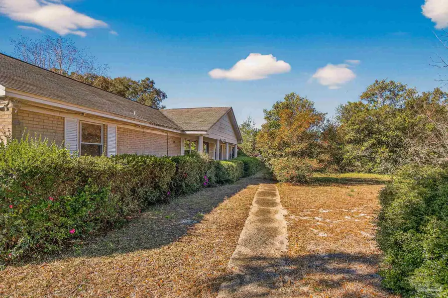 2933 Breckenridge Dr, Pensacola, FL 32526 - #2