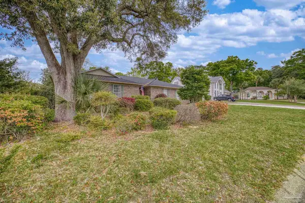 10666 Macgregor Dr, Pensacola, FL 32514