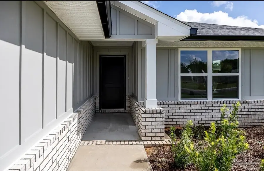 5207 Zenith Ln, Milton, FL 32583 - #3