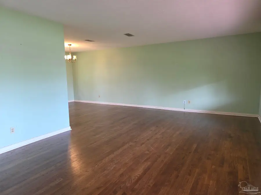 1402 E Leonard St, Pensacola, FL 32503 - #3