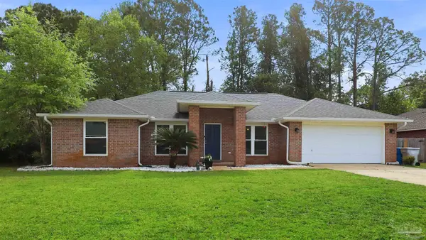 7878 Lola Cir, Navarre, FL 32566