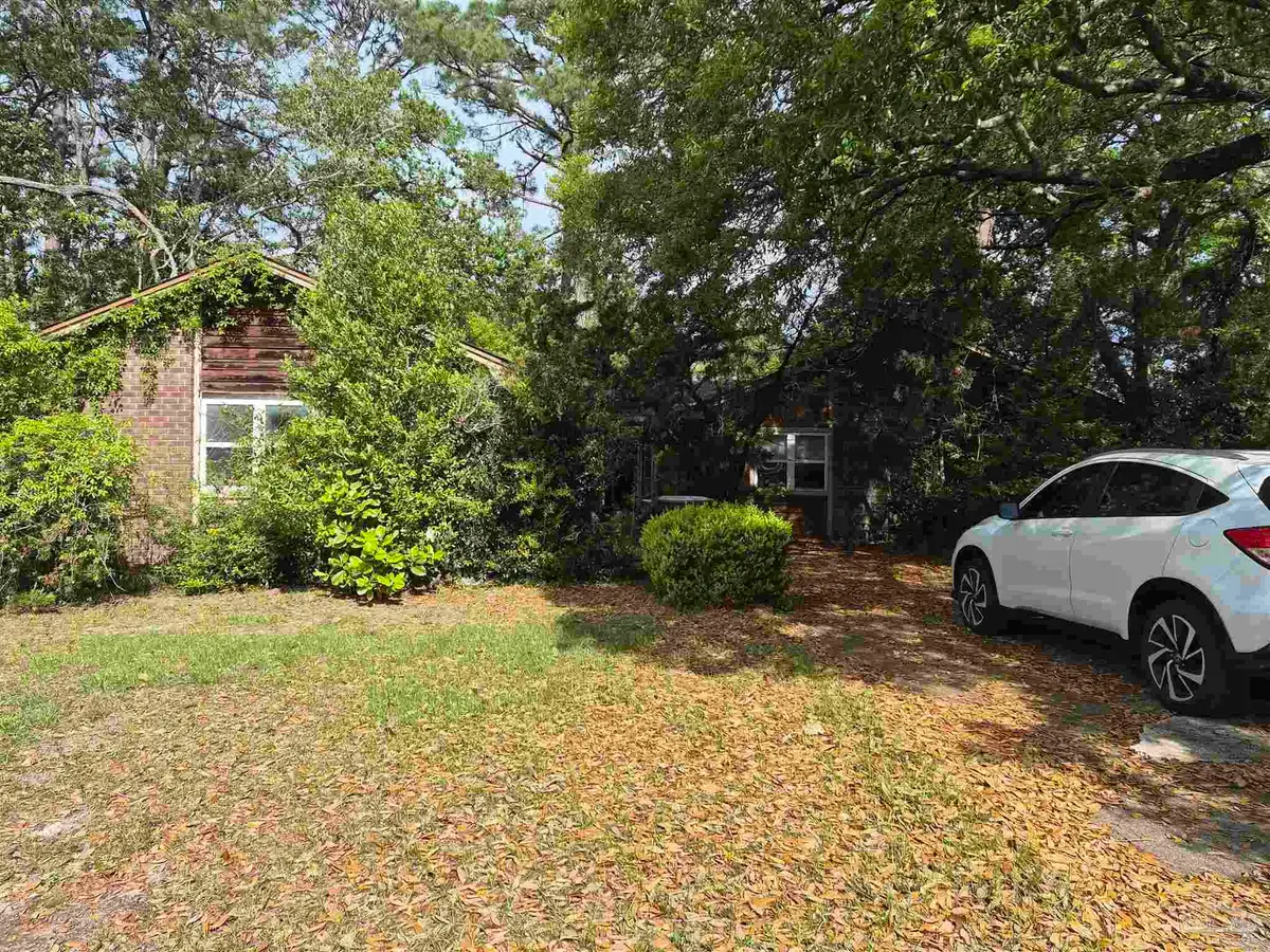 7855 Bay Meadows Dr, Pensacola, FL 32507 - #1