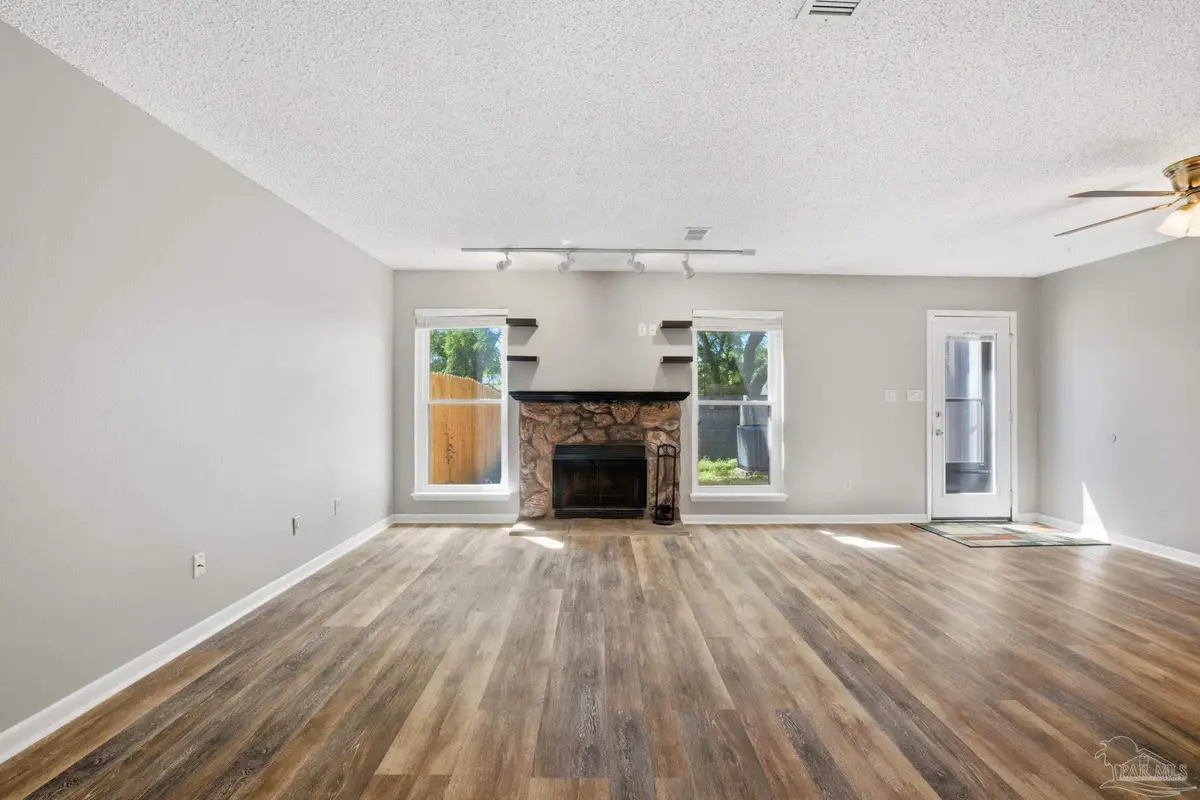 6055 Hilburn Rd, Pensacola, FL 32504 - #1