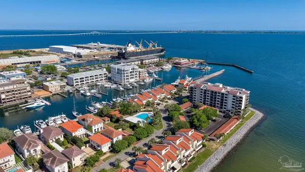 10 Port Royal Way, Pensacola, FL 32502