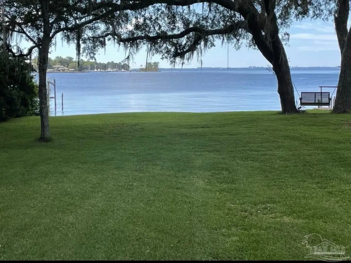 4156 Beach Dr, Niceville, FL 32578 - #1