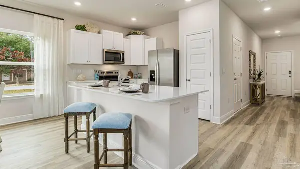 8459 Midtown Ct, Navarre, FL 32566