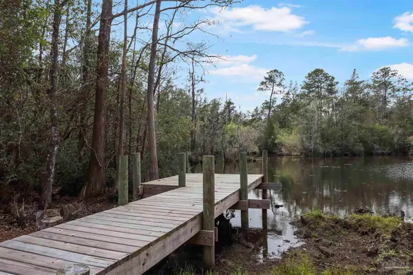 4719 Wildwood Dr, Milton, FL 32570