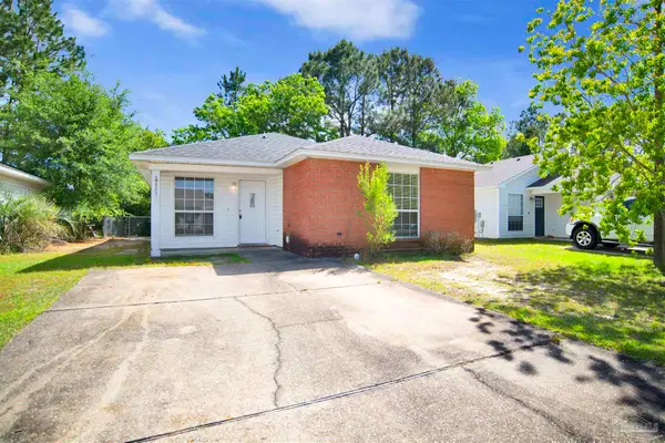 8931 Forest Oak Dr, Pensacola, FL 32506