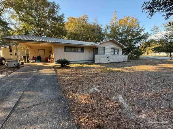 6480 Cypress St, Milton, FL 32570