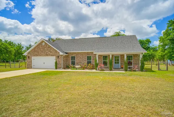 5049 Southern Paradise Ln, Milton, FL 32583