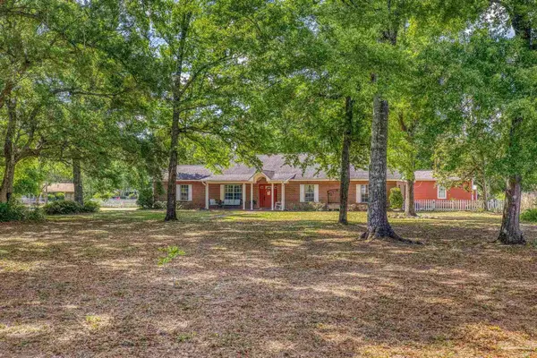 4959 Skipper Ln, Pace, FL 32571