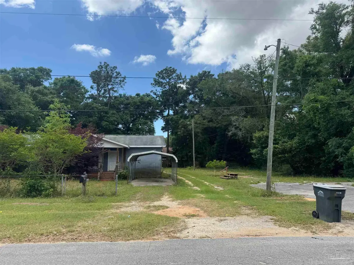 75 Travis St, Pensacola, FL 32503 - #1