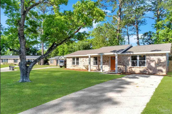 8217 Riviera Ct, Pensacola, FL 32506