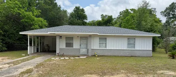 6443 Walnut St, Milton, FL 32570