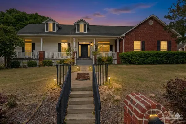 2100 St Andrews Dr, Cantonment, FL 32533