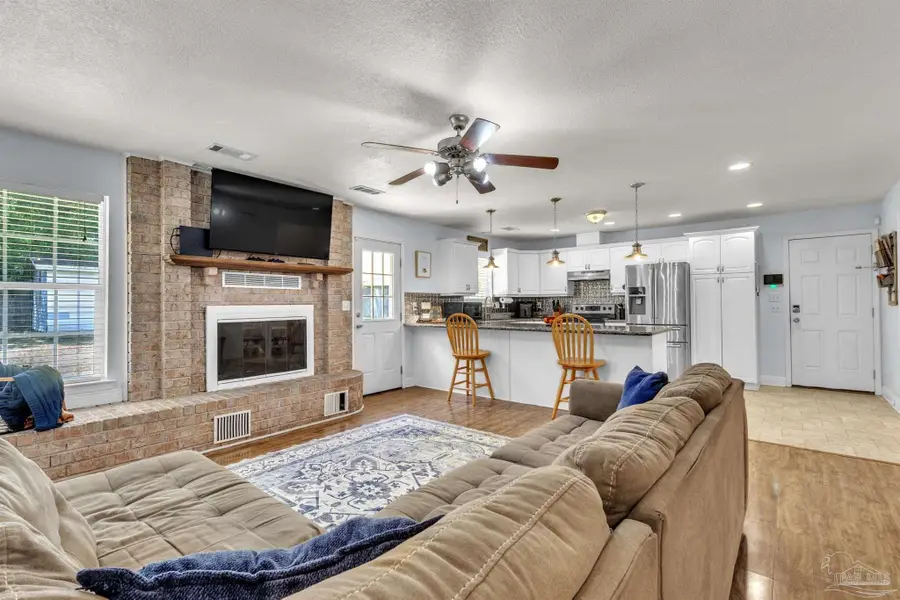 7093 Wymart Rd, Pensacola, FL 32526 - #2