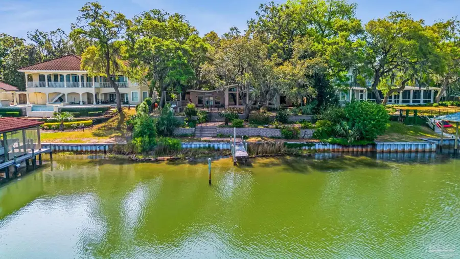 110 Highpoint Dr, Gulf Breeze, FL 32561 - #3