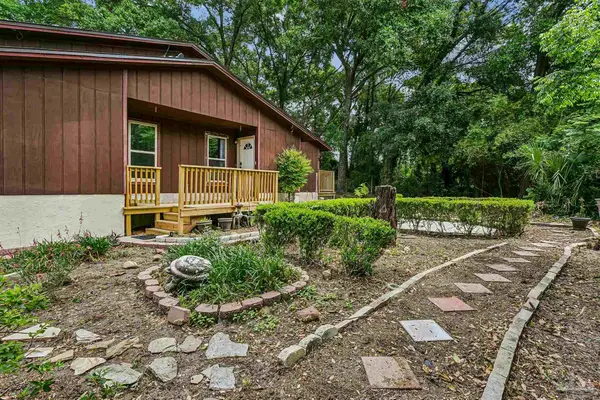 6015 Born Ct, Pensacola, FL 32504