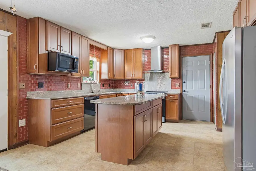 7227 Shelby Ln, Pensacola, FL 32526 - #2