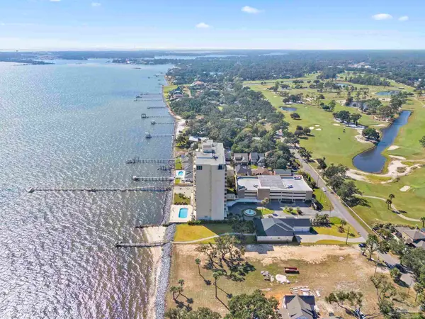 825 Bayshore Dr #608, Pensacola, FL 32507
