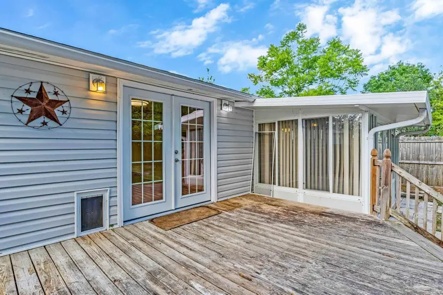 6825 Malvern St, Pensacola, FL 32506 - #2