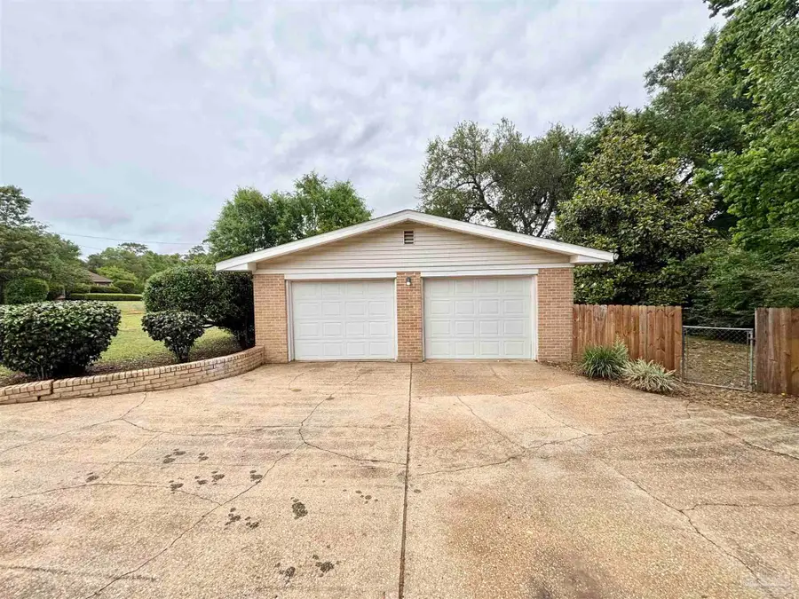 6384 Confederate Dr, Pensacola, FL 32503 - #3