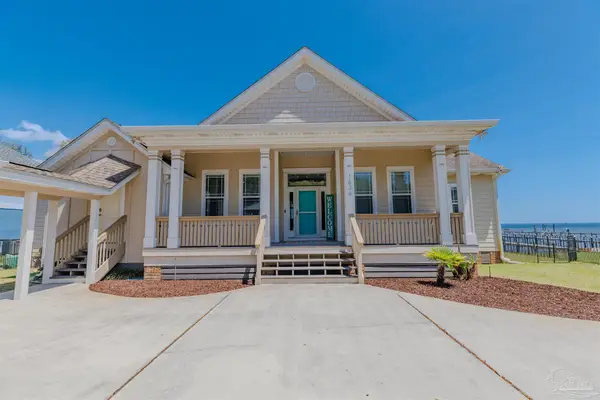 1636 Moonraker Dr, Milton, FL 32583