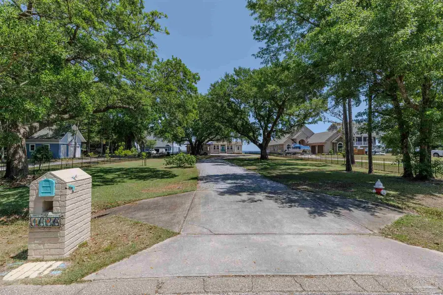 1636 Moonraker Dr, Milton, FL 32583 - #2