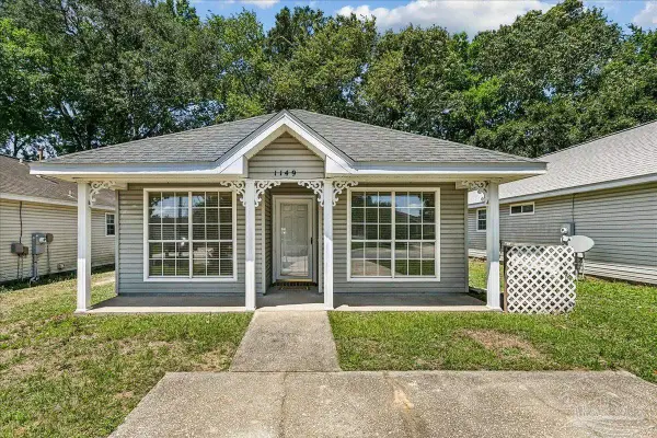 1149 Sweetbriar St, Cantonment, FL 32533