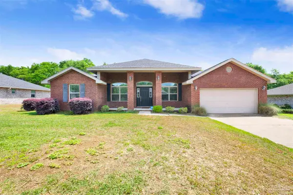 1650 Hollow Point Dr, Cantonment, FL 32533