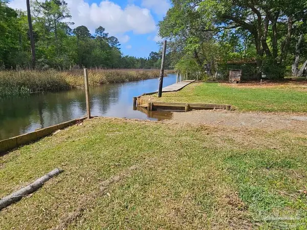 5765 Windover St, Milton, FL 32583