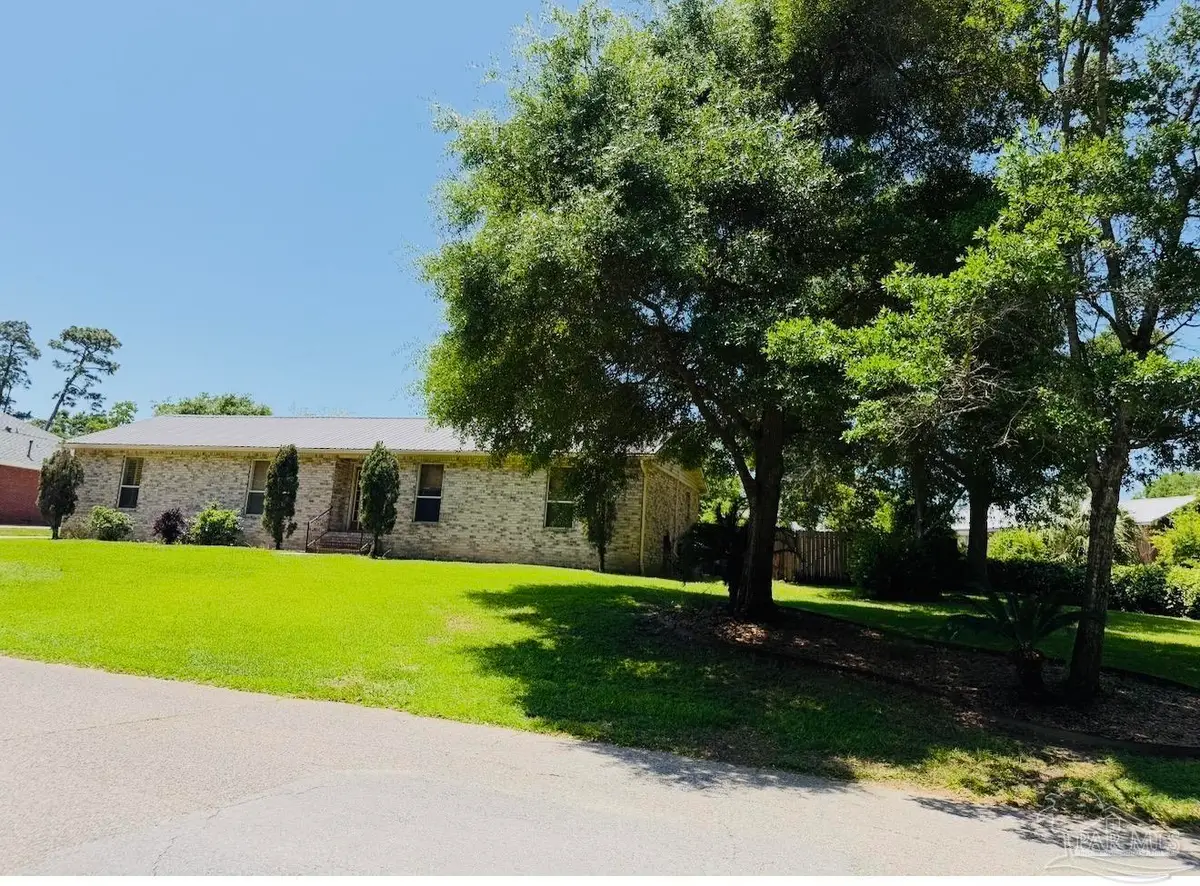 305 Shiloh Dr, Pensacola, FL 32503 - #1