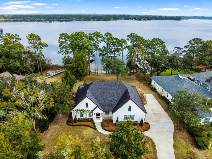 3940 Plantation Cove Ct, Milton, FL 32583 - #2