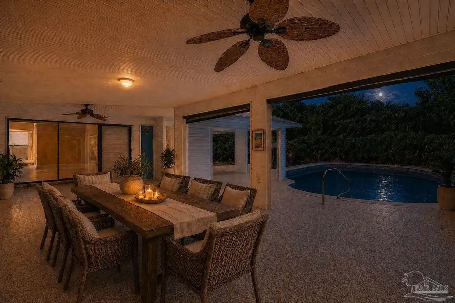 2221 Oxford Dr, Pensacola, FL 32503 - #2