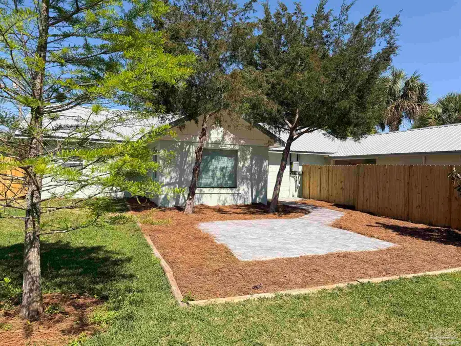 605 Edgewater Dr, Pensacola, FL 32507 - #3