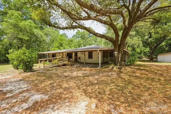 8938 Pioneer Rd, Milton, FL 32564