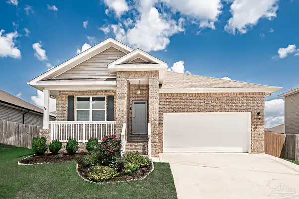 5590 Guinevere Ln, Milton, FL 32583