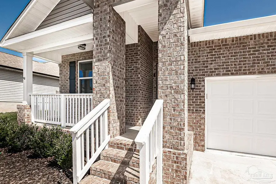 5590 Guinevere Ln, Milton, FL 32583 - #2